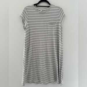 LOFT Lou & Grey White & Grey Striped Signaturesoft Pocket Tee Dress, Size M